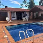Hermosa Casa Con Piscina