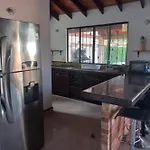 Hermosa Casa Con Piscina